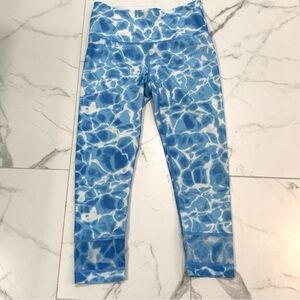Victoria’s Secret Victoria Sport Water Print Mesh Capri Leggings Small S